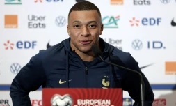 L'attaquant et capitaine de l'équipe de France Kylian Mbappé lors d'une conférence de presse avant le match des qualifications à l'Euro 2024 contre Gibraltar, à Nice, France, le 17 novembre 2023