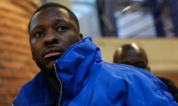 Théo Luhaka arrive à l'ouverture du procès des trois gardiens de la paix, le 9 janvier 2024 à Bobigny