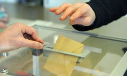 Vote lors des départementales le 22 mars 2015 à Relecq-Kerhuon