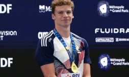 Le Français Léon Marchand, sacré champion d'Europe du 200 m papillon, le 15 août 2026 à Saint-Denis