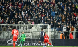 Des supporters bordelais lors d'une rencontre de Ligue 1 opposant Bordeaux à Nîmes le 3 décembre 2019. 