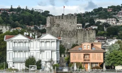 Des yalis, grandes maisons en bois emblématiques  construites sur les rives du Bosphore, le 28 septembre 2018 à Istanbul, en Turquie