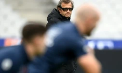 L'entraîneur du XV de France Fabien Galthie (centre), durant l'entraînement du capitaine, au Stade de France à Saint-Denis, en amont du match contre la Nouvelle-Zélande