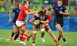 La Française Camille Grassineau face au Canada dans le tournoi de rugby à VII aux Jeux de Rio, le 7 août 2016