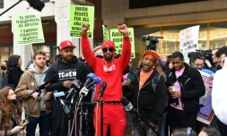 Le président du syndicat ALU, Christian Smalls, célÚbre la victoire