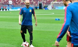 Le milieu de terrain de l'Espagne Andres Iniesta à l'entraîement à la veille du 8e de finale contre la Russie, le 30 juin 2018 à Moscou 