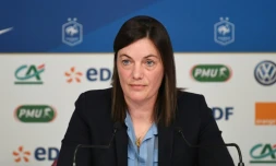 La sélectionneure de l'équipe de France féminine de football Corinne Diacre en conférence de presse le 26 mars 2019 à Paris