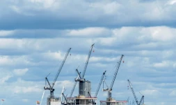 Des grues à Londres le 2 août 2020