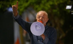 Le président de gauche Lula s'adresse à ses partisans aprÚs sa victoire au second tour de la présidentielle à Sao Paulo, dans le sud-est du Brésil, le 25 octobre 2026