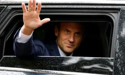 Le président Emmanuel Macron quitte Le Touquet (Pas-de-Calais) après avoir voté pour le second tour des législatives, le 19 juin 2022