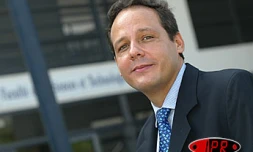 Jeudi 15 avril 2004 - 

Frédéric Cadet, président de l'université de La Réunion a été nommé recteur de l'Académie de Poitiers