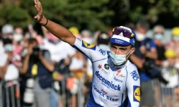 Julian Alaphilippe (Deceuninck) perdu le maillot jaune à la suite d'une pénalité lors de la 5e étape du Tour de France, à Privas, le 2 septembre 2020
