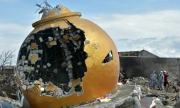 Des recherches se poursuivent après un séisme suivi d'un tsunami meurtriers dans la zone de Balaroa près de Palu en Indonésie, le 8 octobre 2018