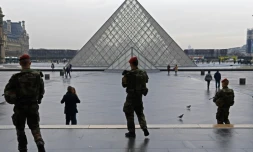 Des militaires de l'opération Sentinelle, le 16 février 2017 à Paris