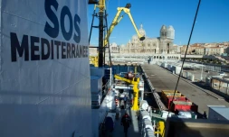 Le navire Aquarius de l'association SOS Méditerranée, avant son départ du port de Marseille, le 19 février 2016