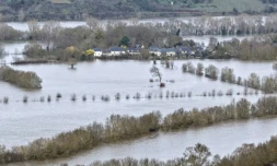 La crue autour du village de Denée, près d'Angers, dans l'ouest de la France, le 16 février 2026.
