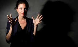 La metteuse en scène française Julie Deliquet à Saint-Denis, au nord de Paris, le 28 septembre 2015