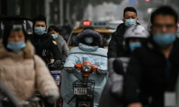 Dans une rue de Wuhan, en Chine, le 28 janvier 2021