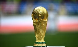 Le trophée de la Coupe du Monde 2018 convoité par la France et la Croatie en finale à Moscou, le 15 juillet 2018