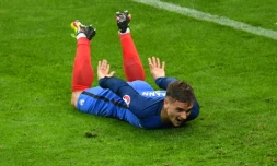 Antoine Griezmann exulte après avoir inscrit le 4e but de la France face à l'Islande, le 3 juillet 2016 au Stade de France