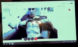 Dans cette capture d'écran, l'ex-président géorgien emprisonné Mikheil Saakashvili apparaît en liaison vidéo depuis une clinique lors d'une audience à Tbilissi, le 3 juillet 2023.