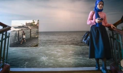 Une visiteuse de la 15e Biennale d'Istanbul, le 20 octobre 2017