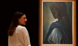 Le chef-d'oeuvre du peintre nigérian Ben Enwonwu, "Tutu", le 7 février 2018 à Londres, vendu 1,4 million d'euros par la maison d'enchÚres londonienne Bonhams