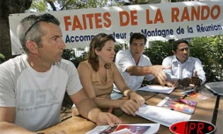 Mercredi 20 avril 2005 -

L'opération &quot;Faites de la rando&quot; aura lieu le Dimanche 24 Avril 2005 au Pas de Bellecombe.