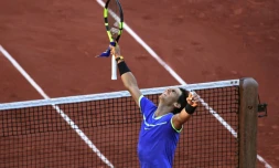 Rafael Nadal vainqueur sans pitié du jeune Autrichien Dominic Thiem à Roland-Garros, le 9 juin 2017