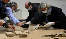 Dépouillement des votes dans un bureau de vote de Strasbourg, le 15 mars 2020