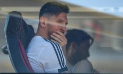 Le footballeur argentin à son arrivée avec l'équipe d'Argentine à Barcelone le 31 mai 2018