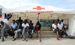 Des migrants, le 14 septembre 2016, dans le camp ouvert mi-juillet par la Croix-Rouge italienne à Vintimille, à la frontiÚre française