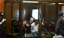 Un groupe de prévenus accusés d'avoir participé à l'attaque à main armée perpétrée en 2024 dans la salle de concert Crocus City Hall, qui a fait 149 morts, comparaît devant le tribunal de Moscou le 4 août 2025