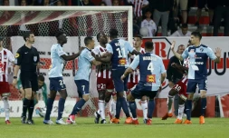 Echauffourrées dans la surface de réparation d'Ajaccio lors du barrage de Ligue 2 contre Le Havre, le 20 mai 2018 en Corse
