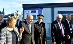 Le ministre de l'Intérieur Gérard Collomb et la maire Natacha Bouchart à Calais le 23 juin 2017