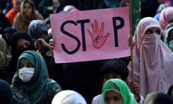 Seuls 0,3% des cas de viol au Pakistan débouchent sur une condamnation. Lors d'une manifestation contre les viols. Le 17 septembre 2020 à Lahore (est)