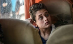 Un jeune parmi les blessés de Khan Cheikhoun transportés vers l'hôpital turc d'Hatay, le 7 avril 2017