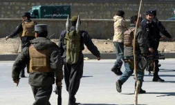 Arrivée de policiers sur le lieu d'un attentat suicide le 1er mars 2017 à Kaboul