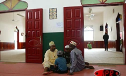 Mercredi 26 novembre 2003
Les Musulmans de La Réunion célèbrent l'eïd el fitr marquant la fin du Ramadan