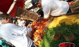 Vendredi 27 octobre 2006 -

Sur le marché forain du quartier de l'Oasis au Port