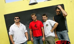 Jeudi 4 août 2005

Le groupe de rock réunionnais Fouchtra sera en concert vendredi 5 août à la Ravine