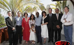 Mardi 13 juin 2006 -

Stéphanie Fugain, présidente de l'association Lurette Fugain, soutient l'opération en faveur du don de plaquettes sanguines