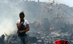 Jeudi 5 avril 2007 - Le Tremblet (Saint-Philippe)

En raison des émanations de gaz volcanique, l'air est difficilement respirable à proximité des coulés