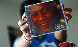 Gérard Émilien, le chanteur scientifique