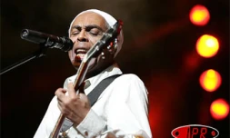 Lundi 17 juillet 2006 -

Gilberto Gil en concert à la halle des manifestations au Port