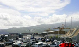 Lundi 21 février 2005

Le port Est est bloqué par les grévistes de la SERMAT
