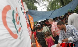 Lundi 16 mai 2005 -

La CFDT avait organisé un rassemblement pour protester contre &quot;la remise en cause des 35 heures&quot;