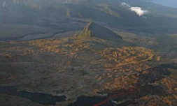 Lundi 16 août 2004

Image de la colère du volcan