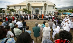 Mercredi 24 août 2005

Les Réunionnais ont rendu hommage aux victimes martiniquaises du crash du 16 août 2005 au Venezuela