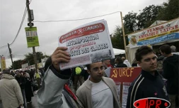 Samedi 10 septembre 2005

Grosse affluence à la fête de l'Humanité où l'Espace tourisme a été inauguré par Paul Vergès président du conseil régional
